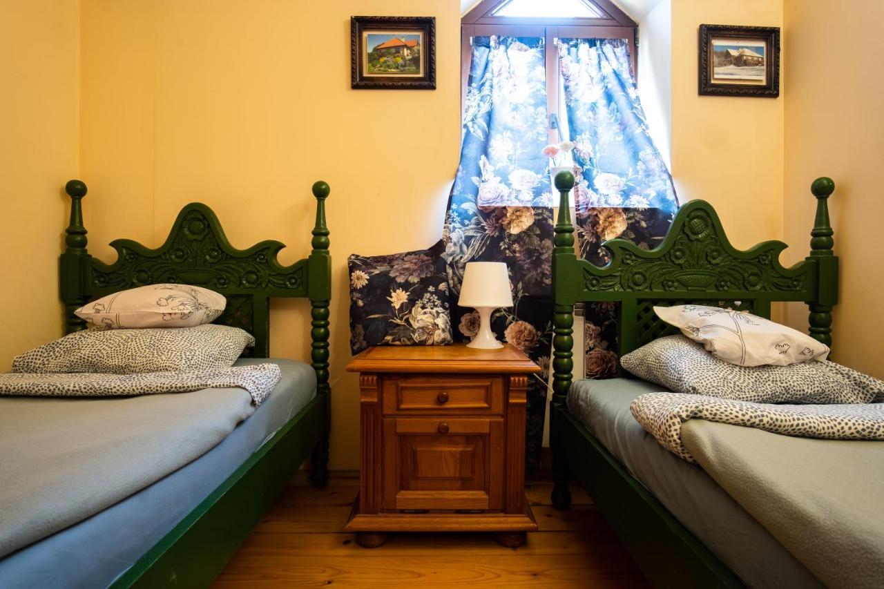 Modryna Ranczo Bed and Breakfast Krasiczyn Buitenkant foto